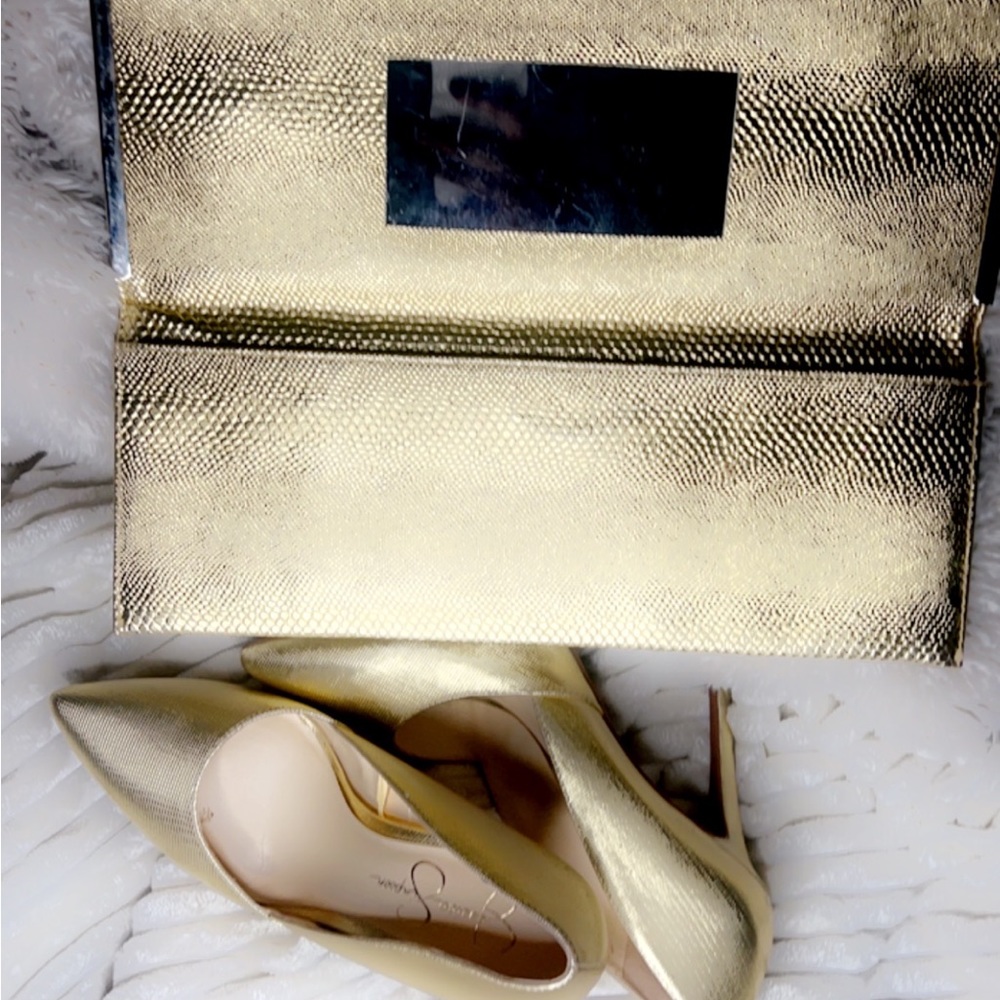 Jessica Simpson gold heels with gold matching handbag.